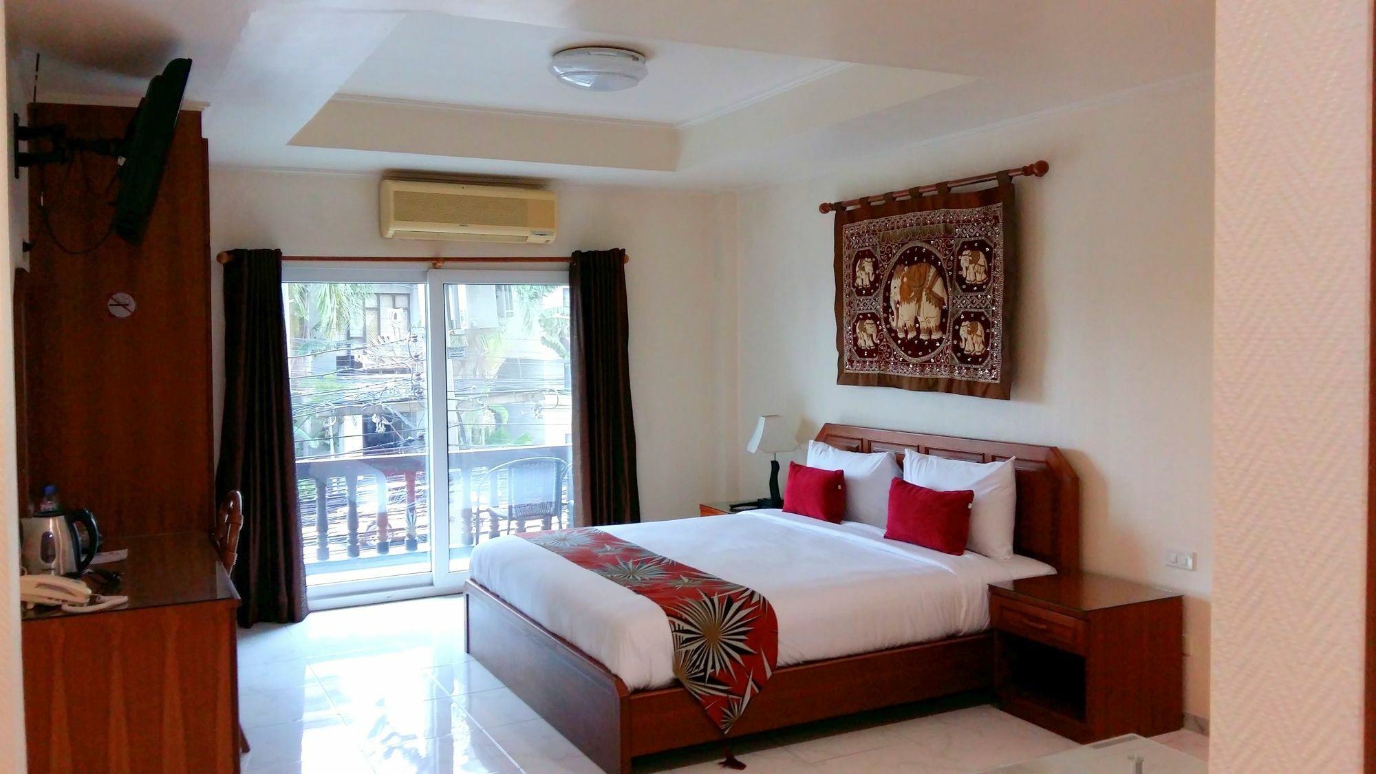 The Chillax Pattaya Hotell Eksteriør bilde